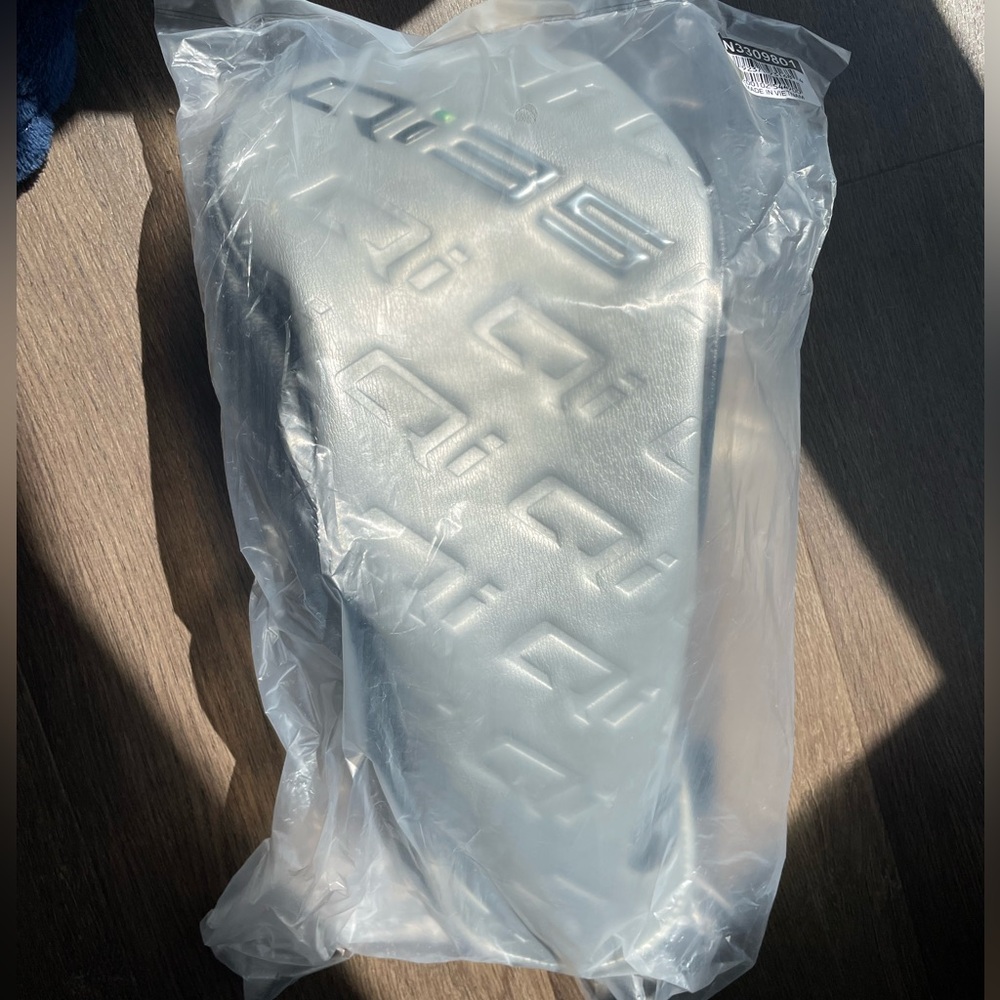 TaylorMade Golf Club Headcover - Picture 2 of 4